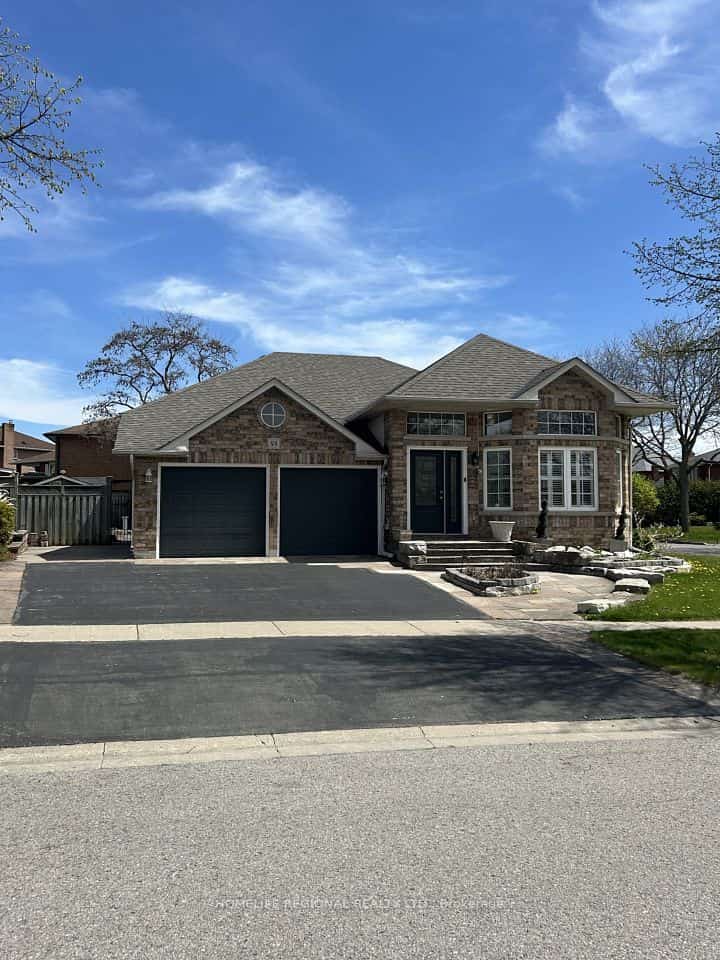 99 Goodman Drive, Oshawa, ON L1J 8H3