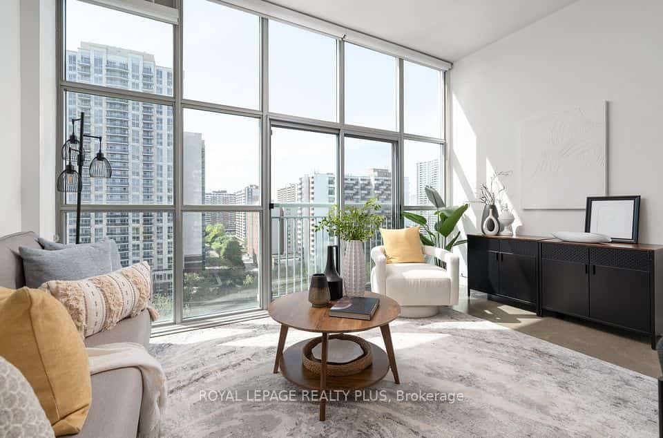 2 Fieldway Road #1016, Toronto, ON M8Z 0B9