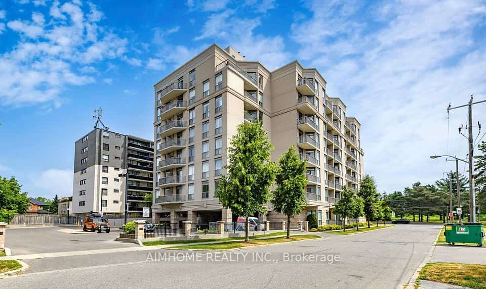 4200 Bathurst Street #609, Toronto, ON M3H 6C7