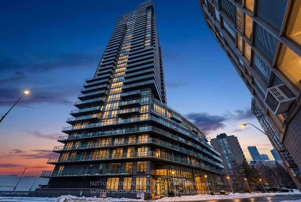 825 Church Street #2106, Toronto, ON M4W 3Z4