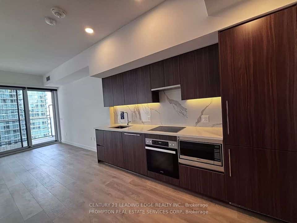 3 Concord Cityplace Way #2506, Toronto, ON M5V 0X4