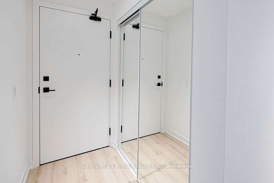 319 Jarvis Street #2515, Toronto, ON M5B 0C8