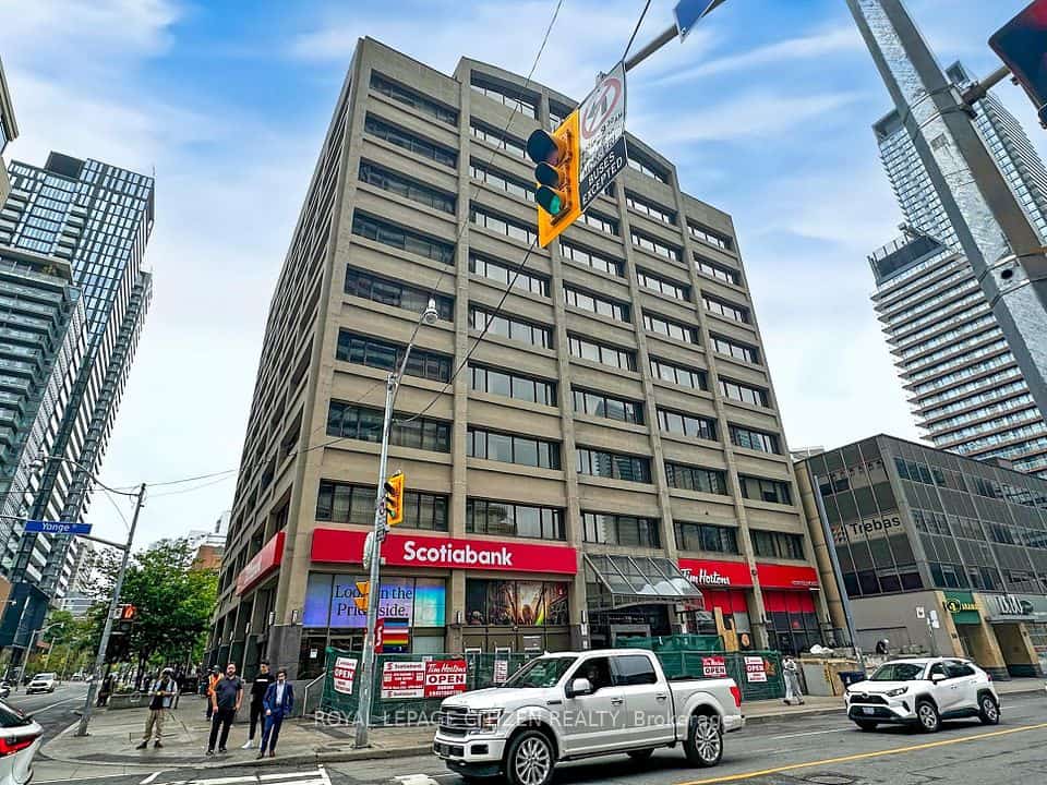 555 Yonge Street #302, Toronto, ON M4Y 3A6