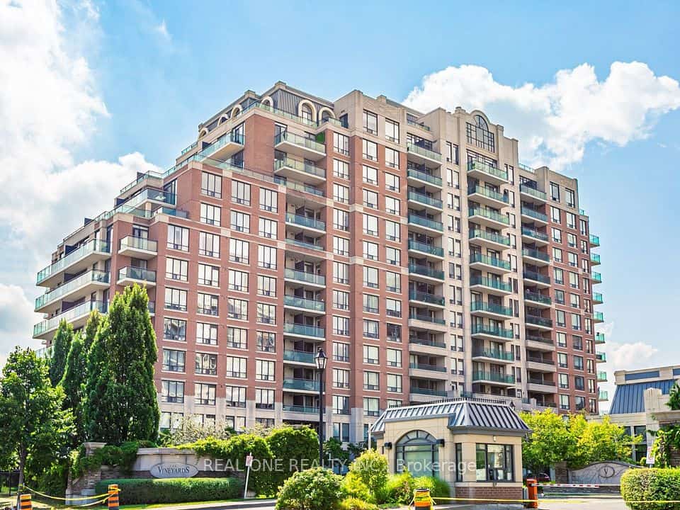 310 Red Maple Road #1203, Richmond Hill, ON L4C 0T7