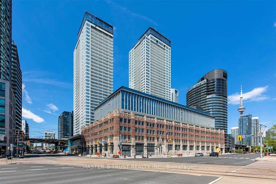 17 Bathurst Street #716, Toronto, ON M5V 0N1