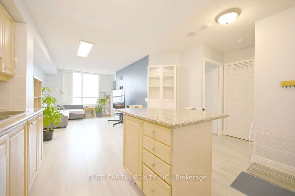 78 Harrison Garden Boulevard #2004, Toronto, ON M2N 7E2