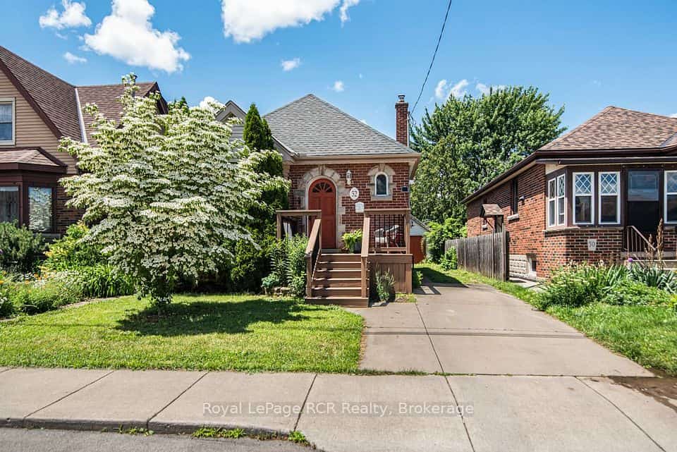 52 Cameron Avenue S, Hamilton, ON L8K 2W9