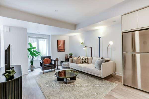 39 Farmstead Road #123, Toronto, ON M2L 2X2