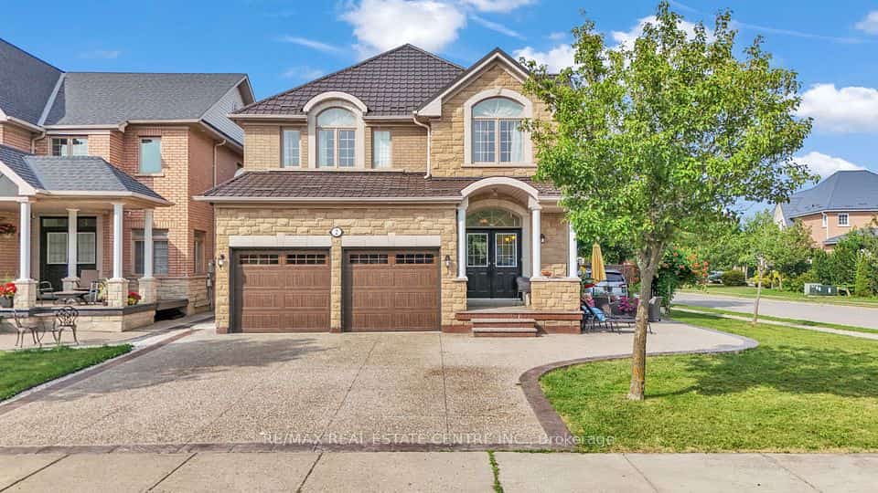 2 Janetville Street, Brampton, ON L6P 2A3