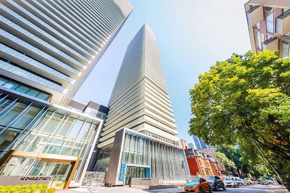 50 Charles Street E #3906, Toronto, ON M4Y 0C3