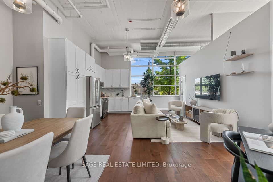 1001 Roselawn Avenue #123, Toronto, ON M6B 4M4