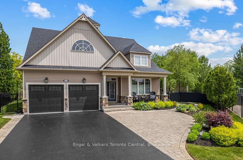 42 Silver Crescent, Collingwood, ON L9Y 0E9