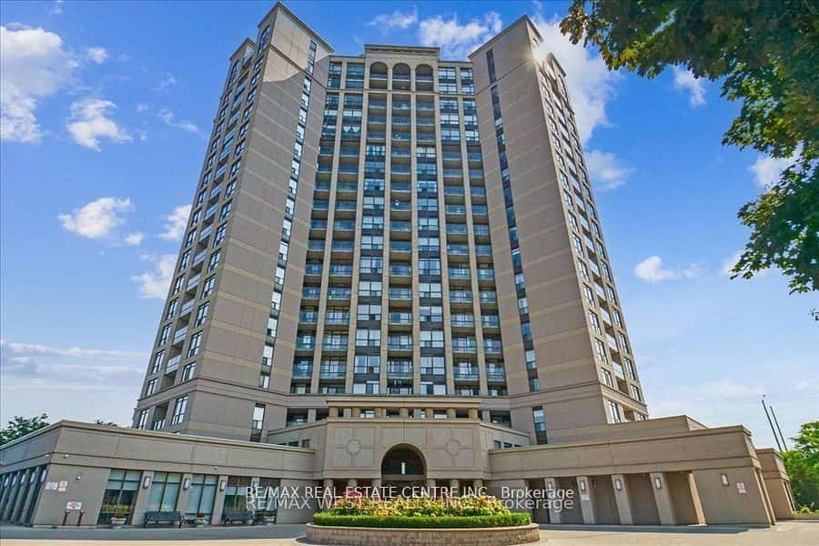 220 Forum Drive #TH111, Mississauga, ON L4Z 4K1