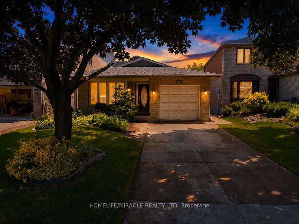 23 Millpond Place, Hamilton, ON L8W 2W6