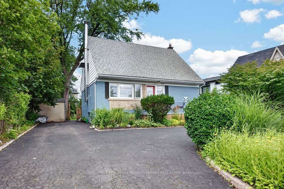 487 Wildwood Drive, Oakville, ON L6K 1V1