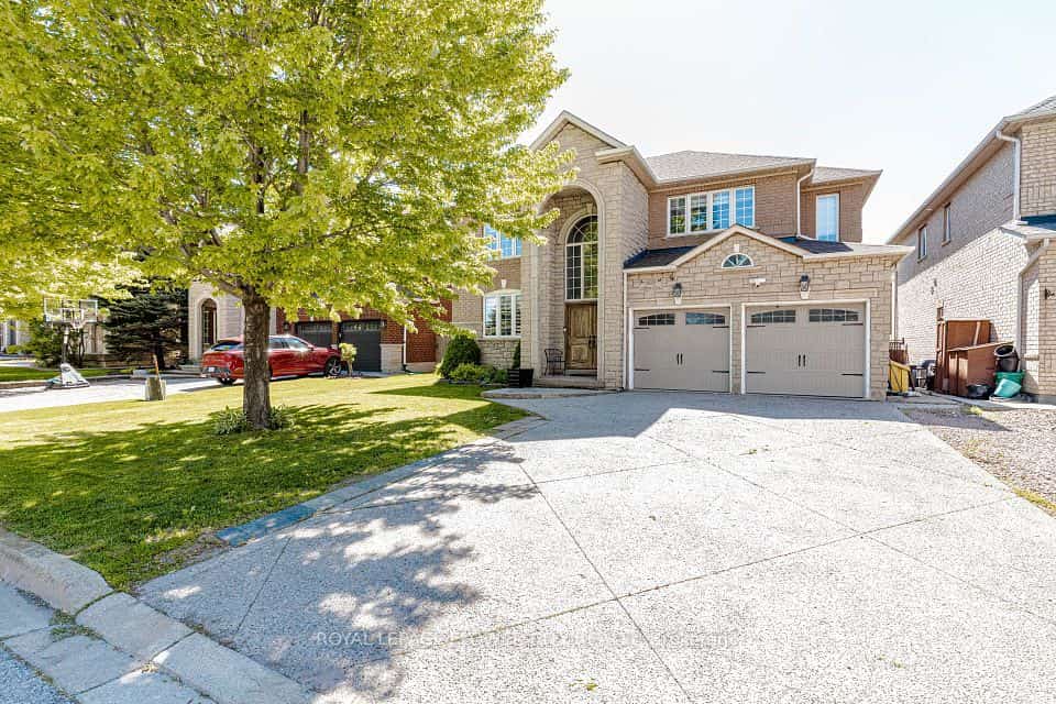 1058 Agram Drive, Oakville, ON L6H 7L6