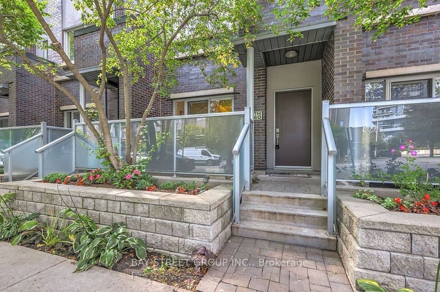 295 Village Green Square, Toronto