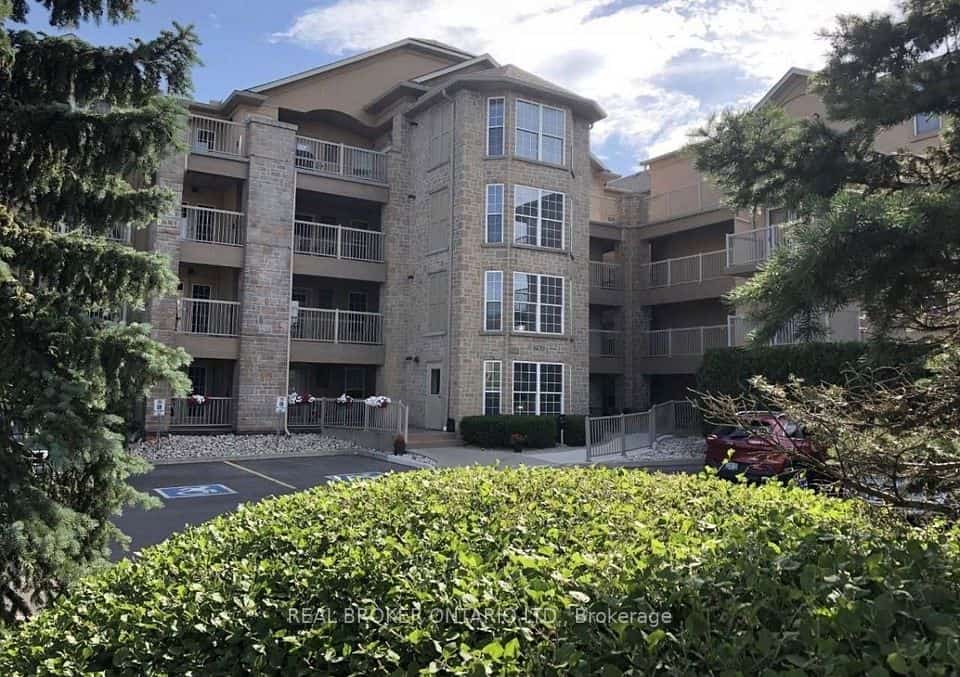 1470 Bishops Gate #401, Oakville, ON L6M 4N2