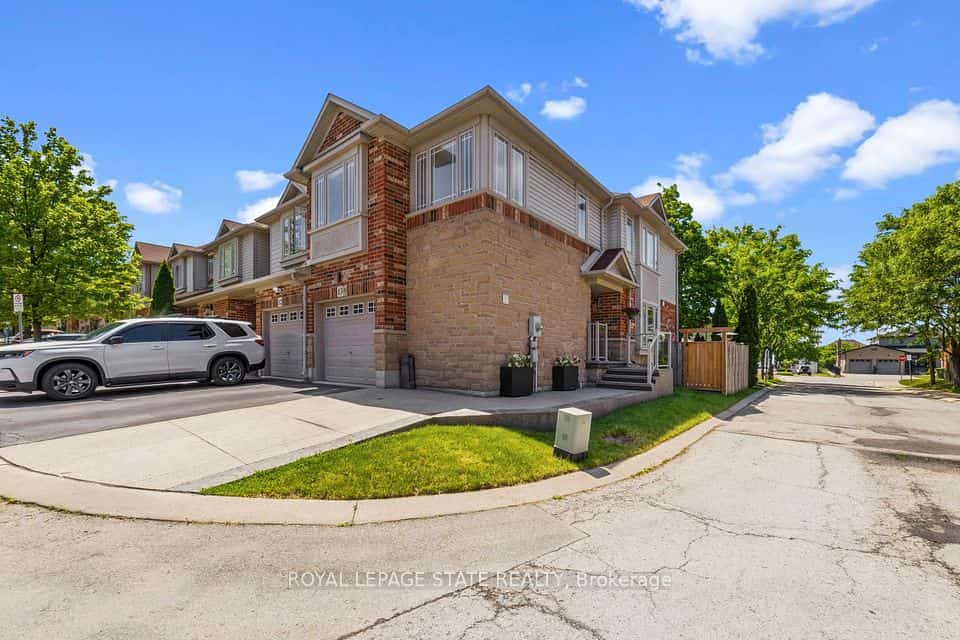 242 Upper Mount Albion Road #13, Hamilton, ON L8J 0B1