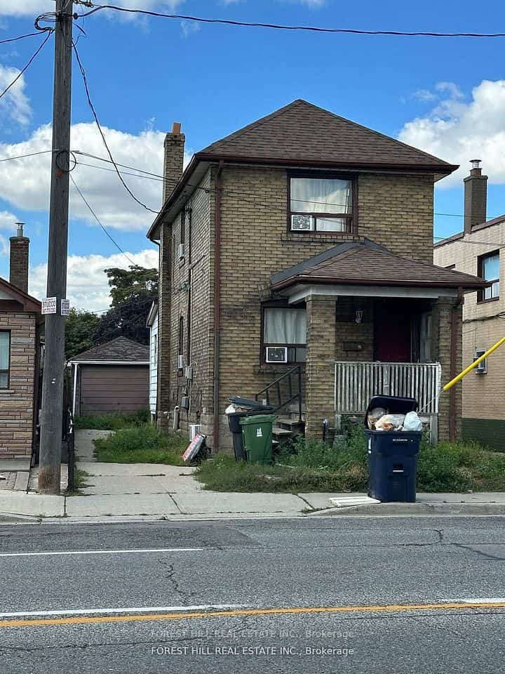 666 Jane Street, Toronto, ON M6N 4A7
