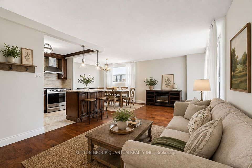 2345 Confederation Parkway #802, Mississauga, ON L5B 2H3