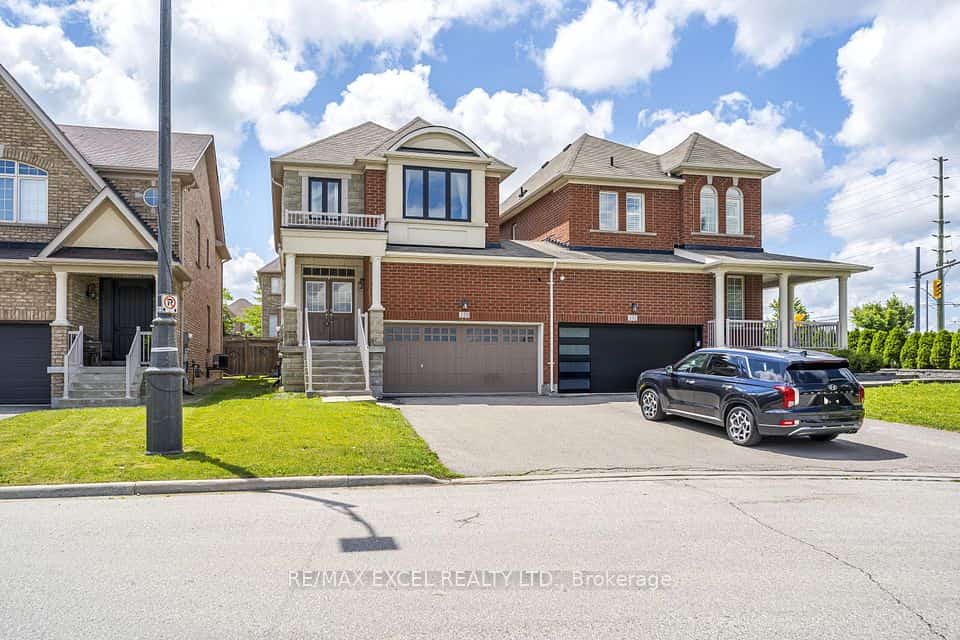 129 Lewis Honey Drive, Aurora, ON L4G 0J3