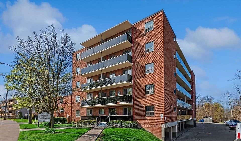 2373 KING Street E #26, Hamilton, ON L8K 1X9