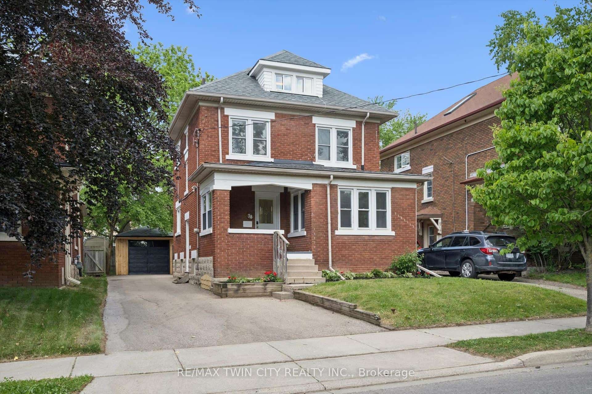 38 Stirling Avenue N, Kitchener, ON N2H 3G5