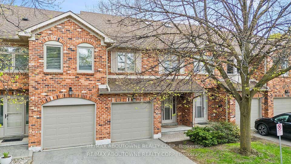 2230 Walkers Line, Burlington