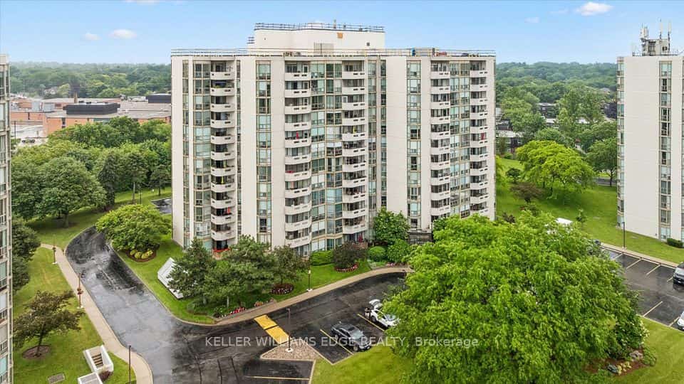 5080 Pinedale Avenue #1105, Burlington, ON L5L 5V7