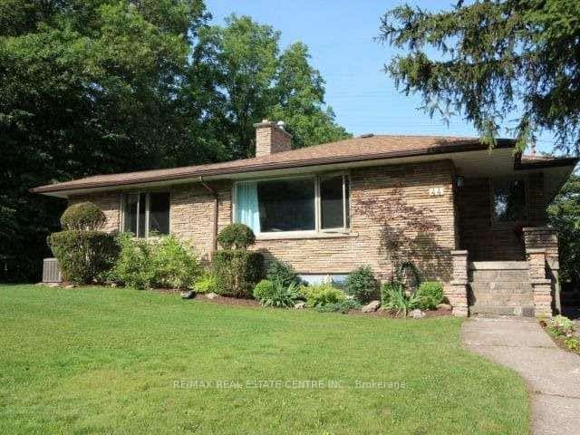 44 Brodick Street, Hamilton, ON L8S 3E4
