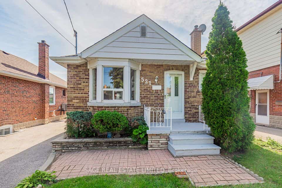 521 Glen Park Avenue, Toronto, ON M6B 2G2