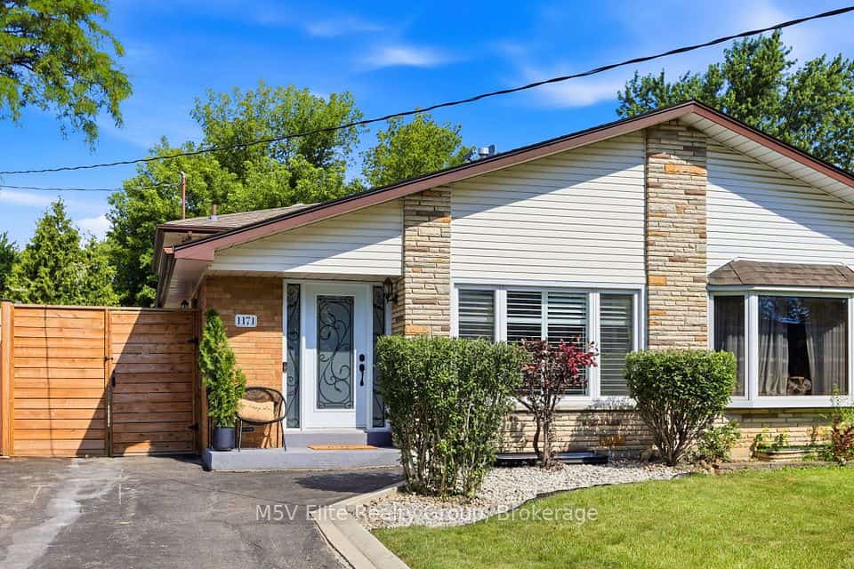 1171 Gripsholm Road, Mississauga, ON L4Y 2G8