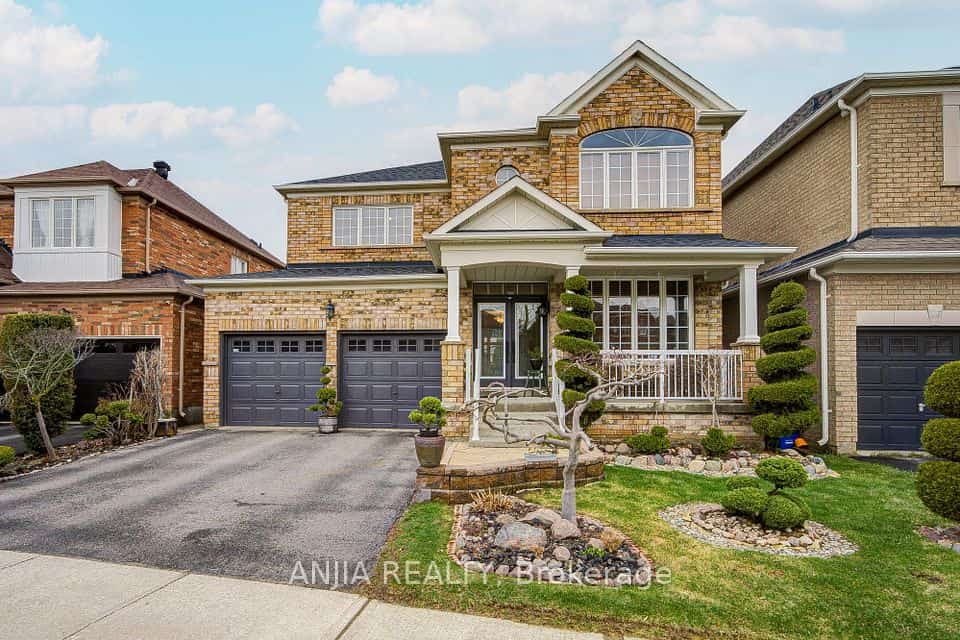 6 Linsmary Court, Markham, ON L6E 1L2