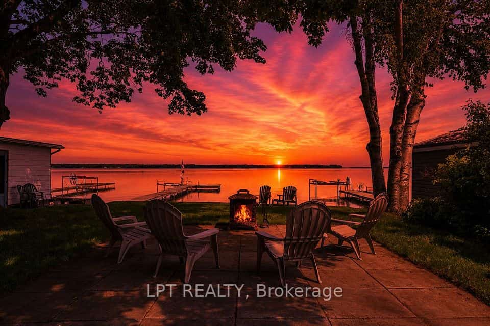 122 Blue Heron Drive, Georgina, ON L0E 1N0