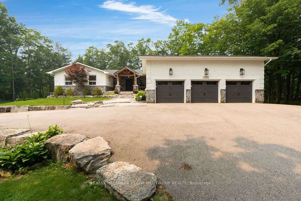 1814 Quantz Crescent, Innisfil, ON L9S 1X2
