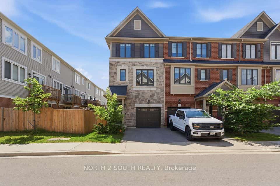 14 Snowberry Lane, Hamilton, ON L8K 0A4