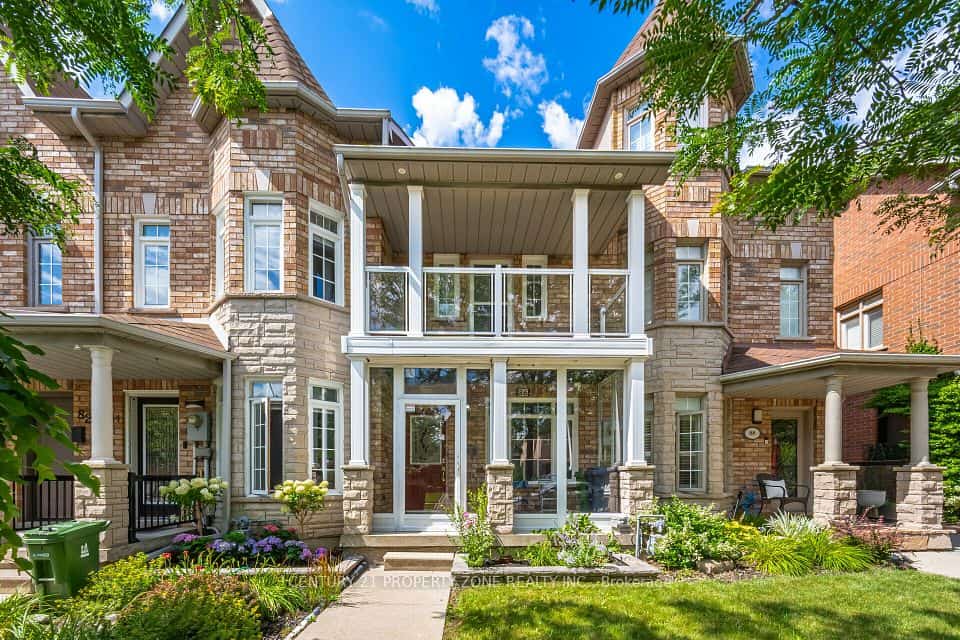 86 Rory Road, Toronto, ON M6L 3G1