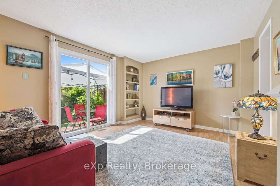 40 Silvercreek Parkway N, Guelph, Guelph