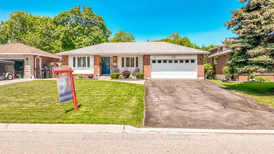 37 Devonshire Drive, Brampton, ON L6T 3G5