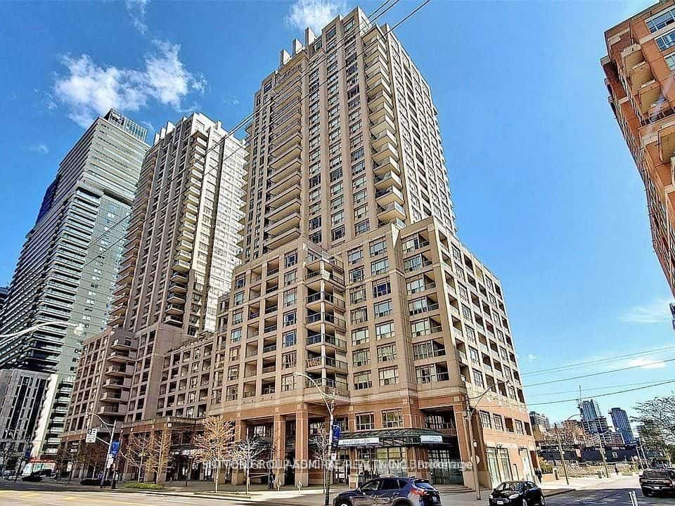 909 Bay Street #905, Toronto, ON M5S 3G2