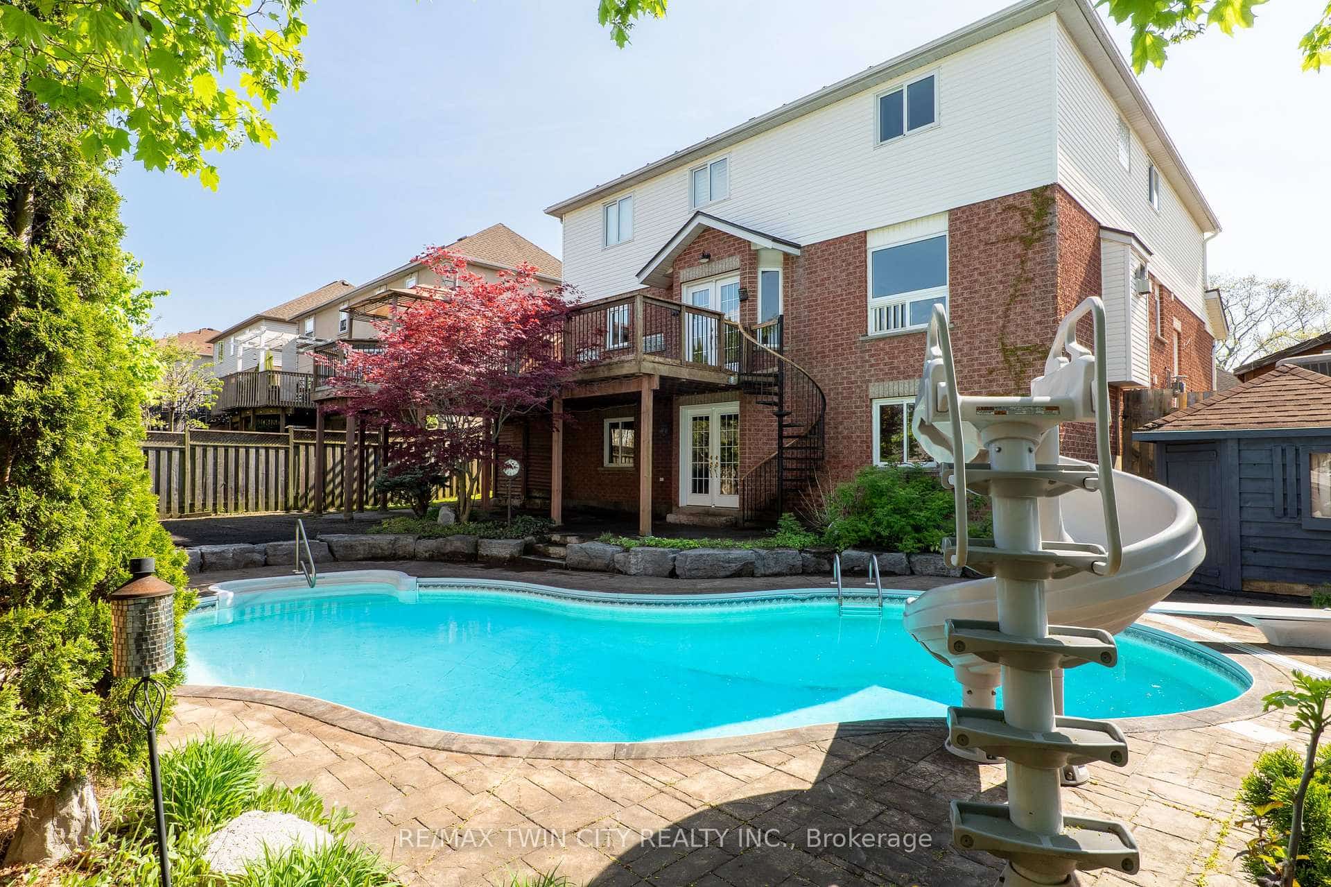 314 Old Chicopee Trail, Kitchener, ON N2A 4C8