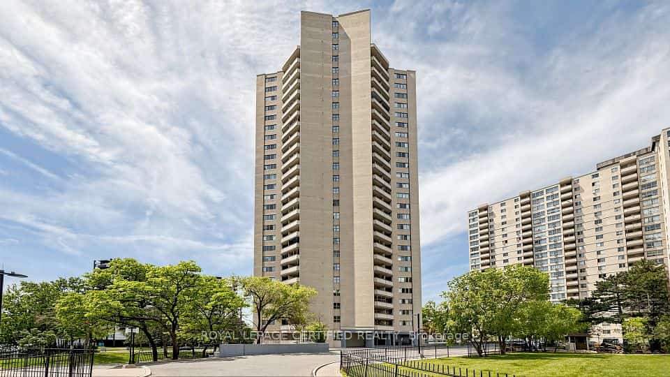 330 Dixon Road #1903, Toronto, ON M9R 1S9