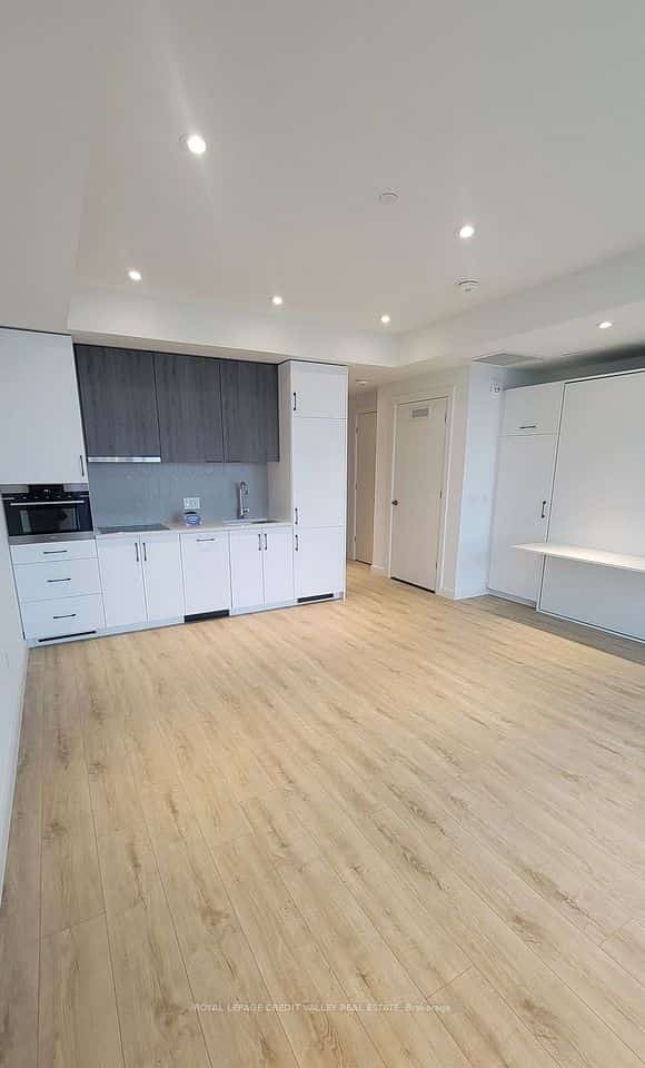 741 King Street W #1211, Kitchener, ON N2G 1E9