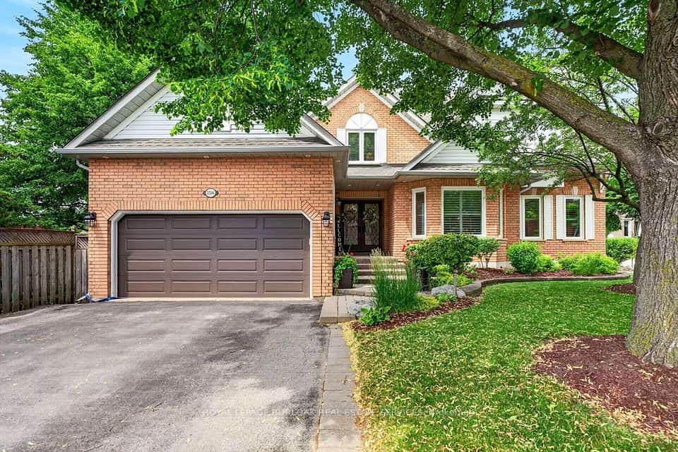 3334 Trelawny Circle, Mississauga, ON L5N 6N5