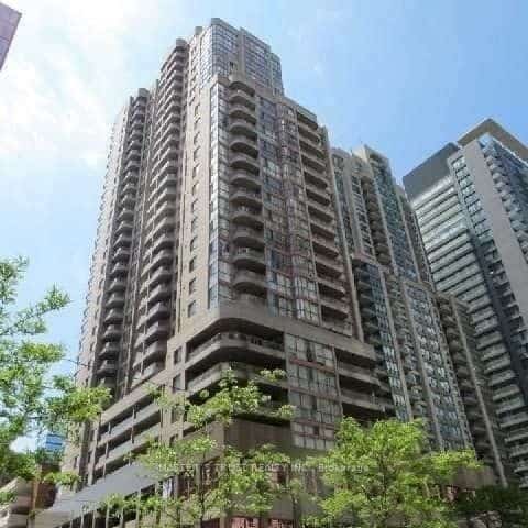 736 Bay Street #1410, Toronto, ON M5G 2M4