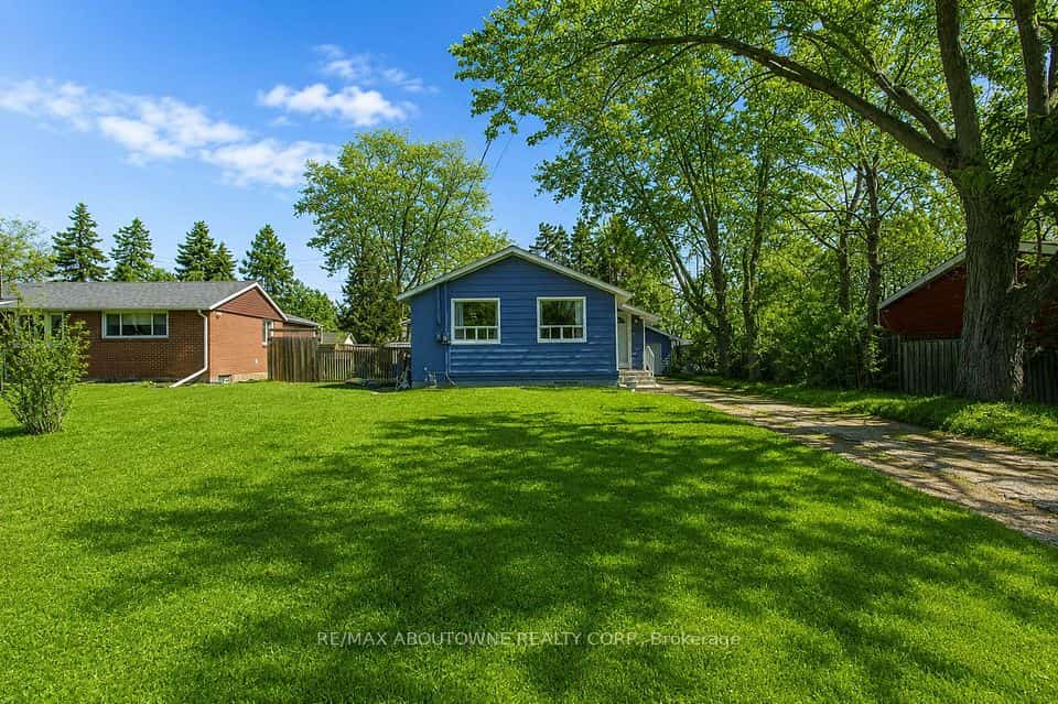 114 Ringwood Road, Oakville, ON L6H 1K2