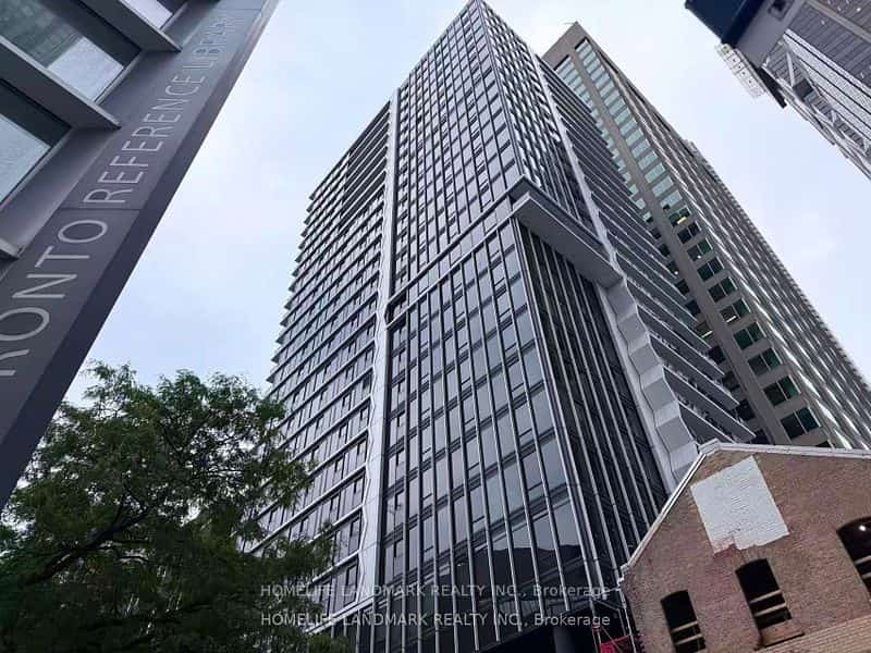 771 Yonge Street #2201, Toronto, ON M4W 0B8