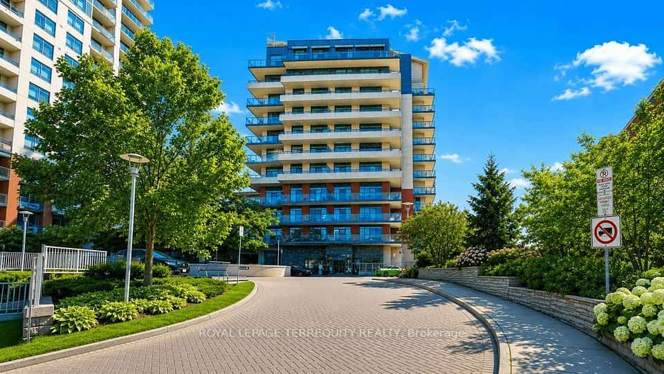 35 Fontenay Court #202, Toronto, ON M9A 0E2