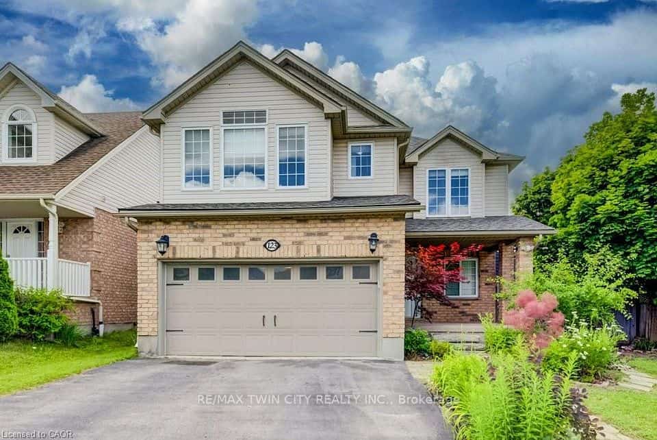 123 FOREST EDGE Trail, Kitchener, ON N2P 2L8